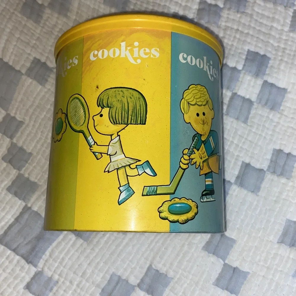 Cheinco Vintage Metal Cookie Canister Sports themed good‎ condition some patina